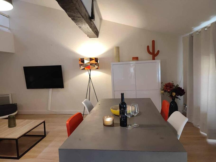 Charme De Victor Conciergeriedamecarcas Apartamento *